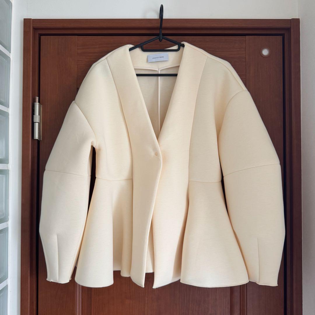 【洗える】エッグブローチ付きペプラムカーディガン