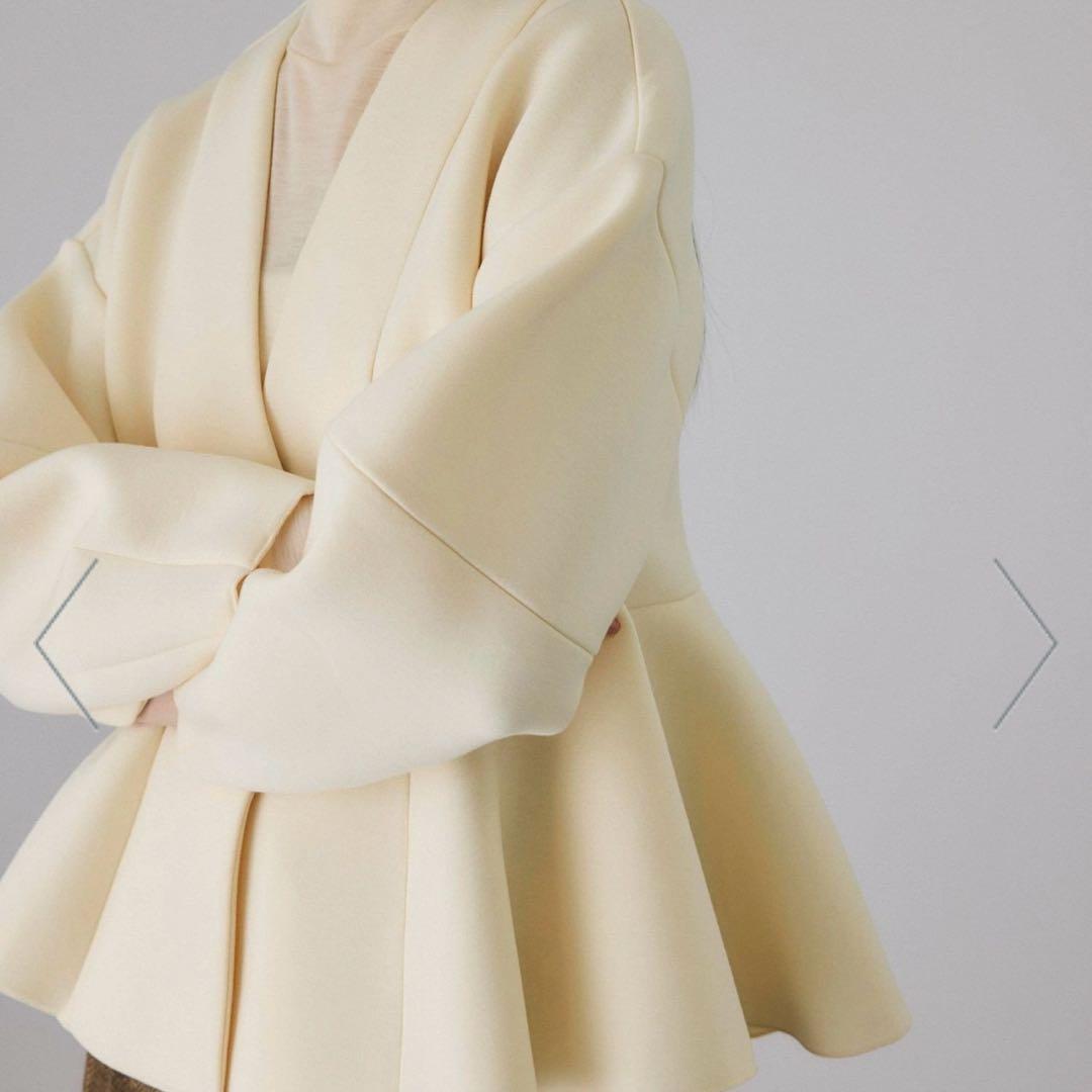 【洗える】エッグブローチ付きペプラムカーディガン