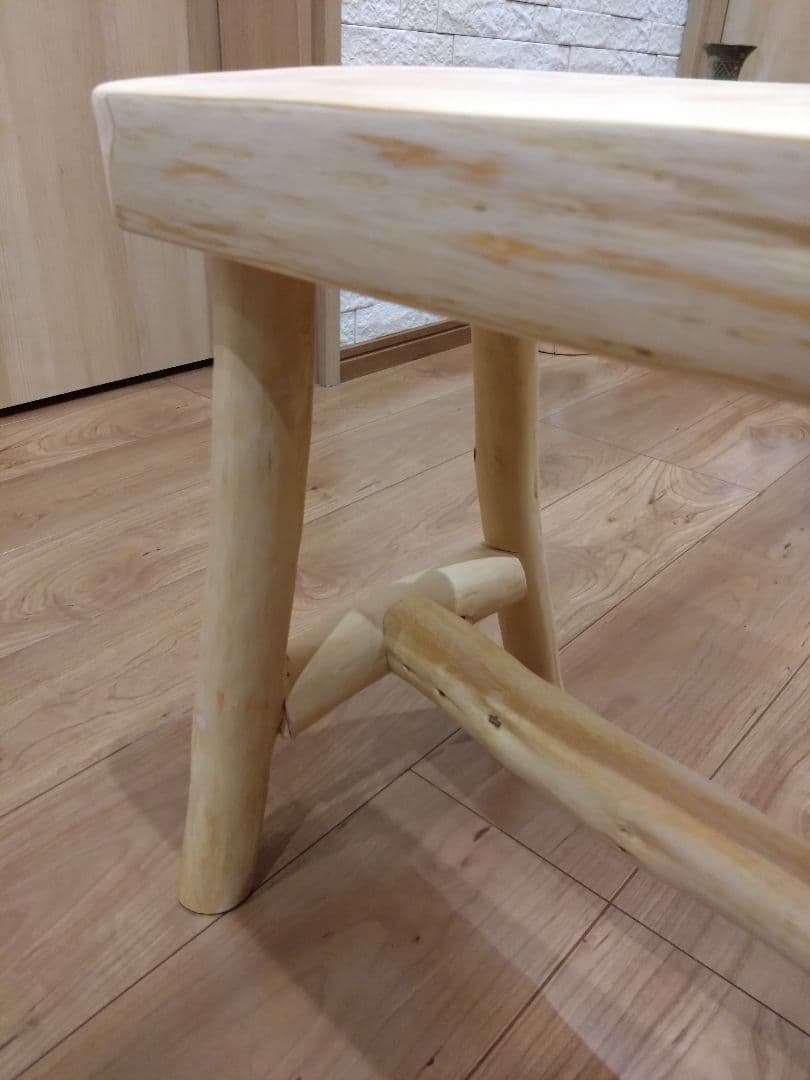 檜のベンチ㊻　最終値下げ❕　耳付き、脚は檜の枝❕総檜造りリビング食卓のベンチに❕