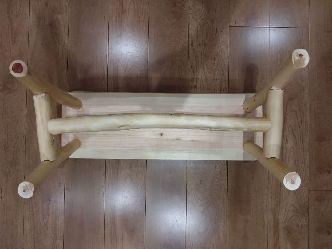 檜のベンチ㊻　最終値下げ❕　耳付き、脚は檜の枝❕総檜造りリビング食卓のベンチに❕