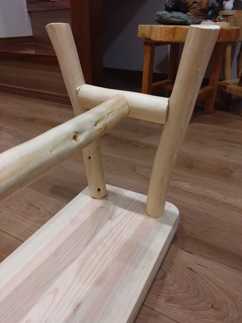 檜のベンチ㊻　最終値下げ❕　耳付き、脚は檜の枝❕総檜造りリビング食卓のベンチに❕