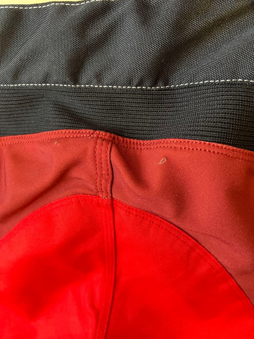 ⑥トロイリーデザイン　ショートパンツ　白＆赤