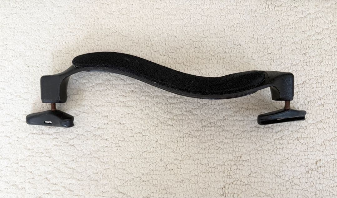 バイオリン 本体と肩当て、ケースベルト付き