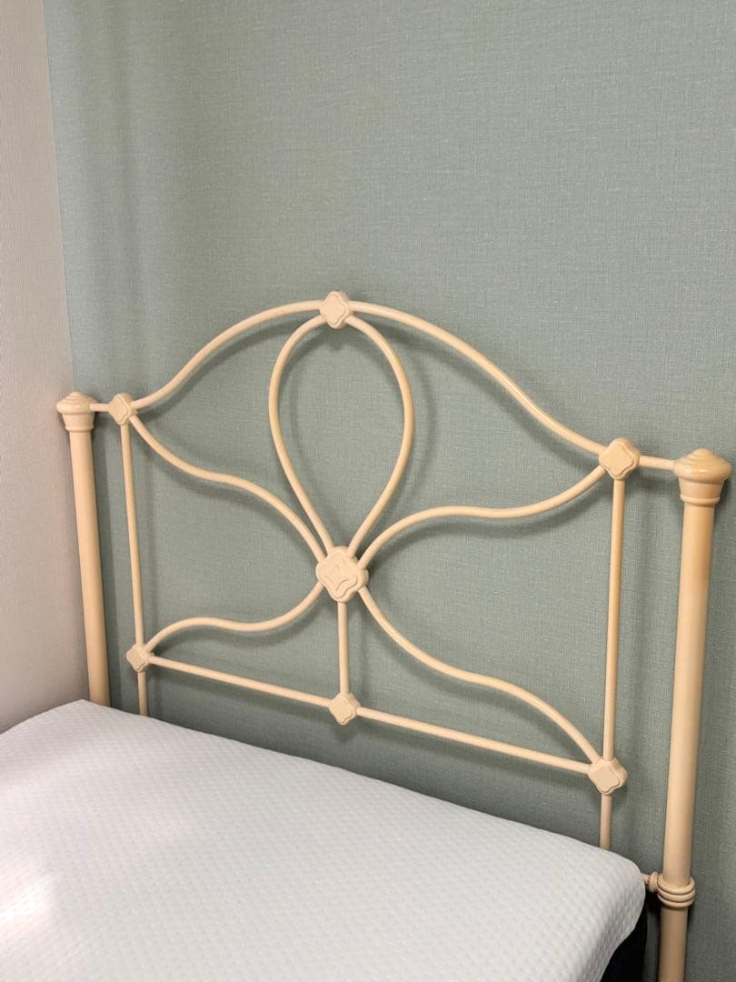 希少 ローラアシュレイ ベッドフレーム Petula シングル