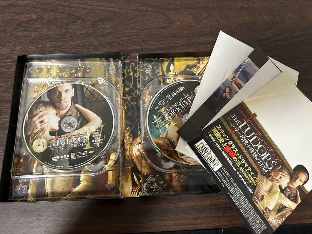 チューダーズ ヘンリー8世 背徳の王冠 DVD-BOXⅠ〜Ⅳ〈5枚組〉