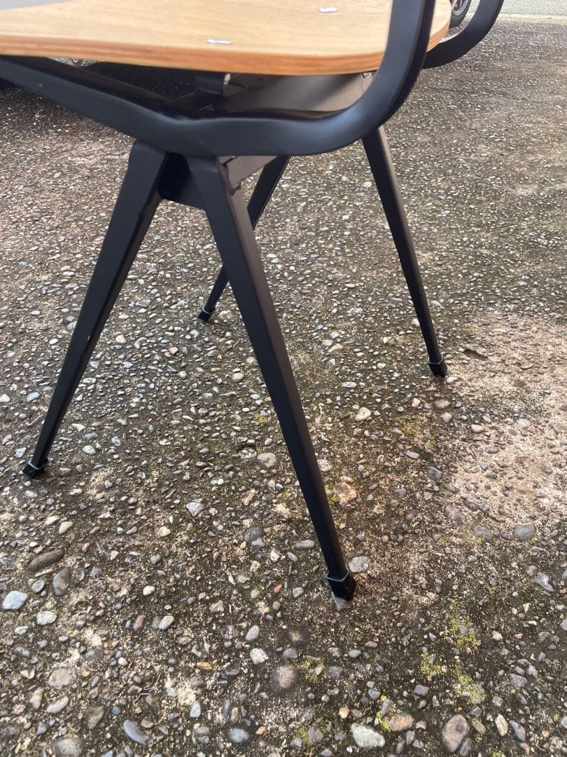 関家具　リザルト　ダイニングチェア　椅子