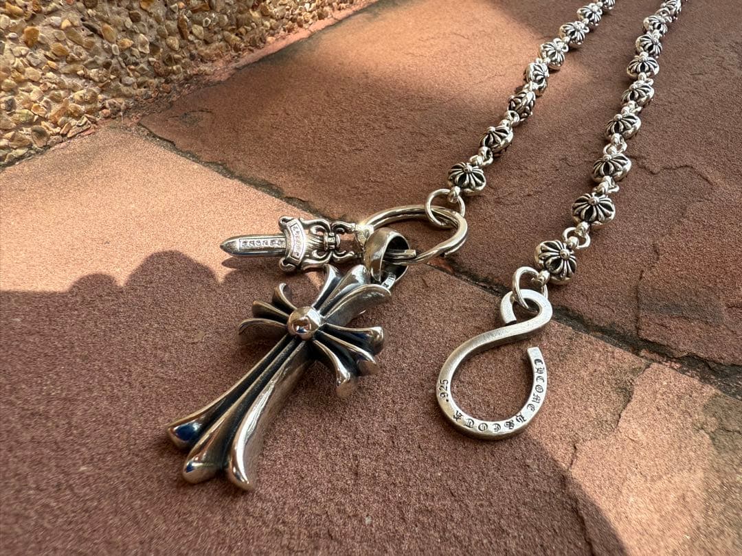 新入荷　バイカー必須　フラワークロスウォレットチェーン　刻印有り　MLCN04