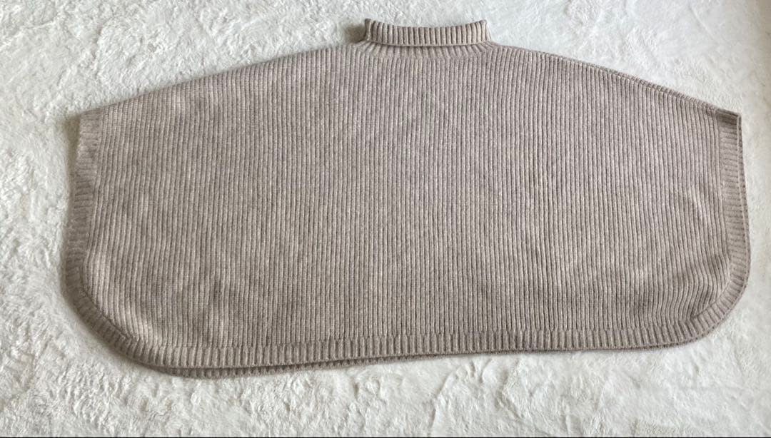 美品✨ビリティス・ディセッタン　ポンチョ