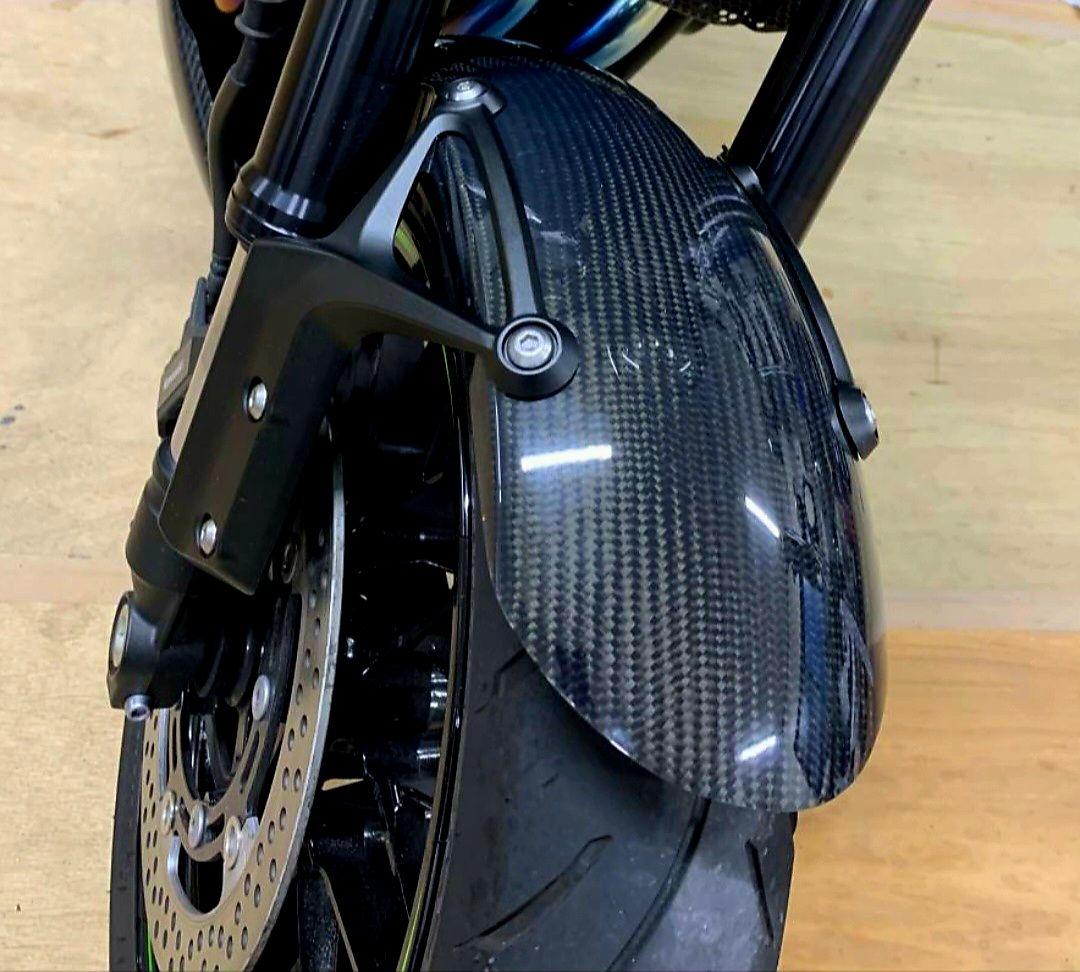 Z９００RS カーボンファイバー フロントフェンダー