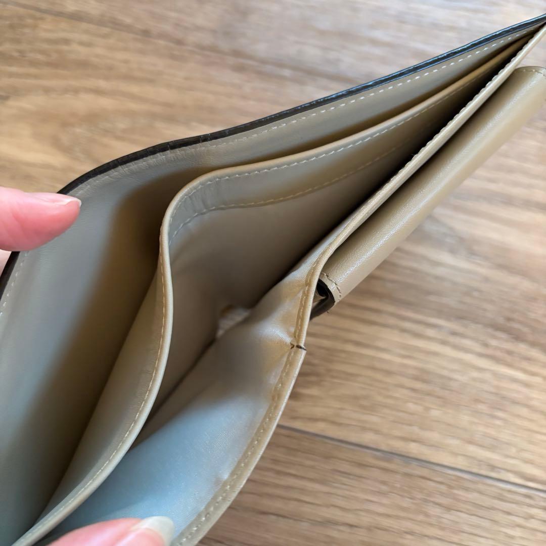 LOEWE ベージュ 二つ折り財布