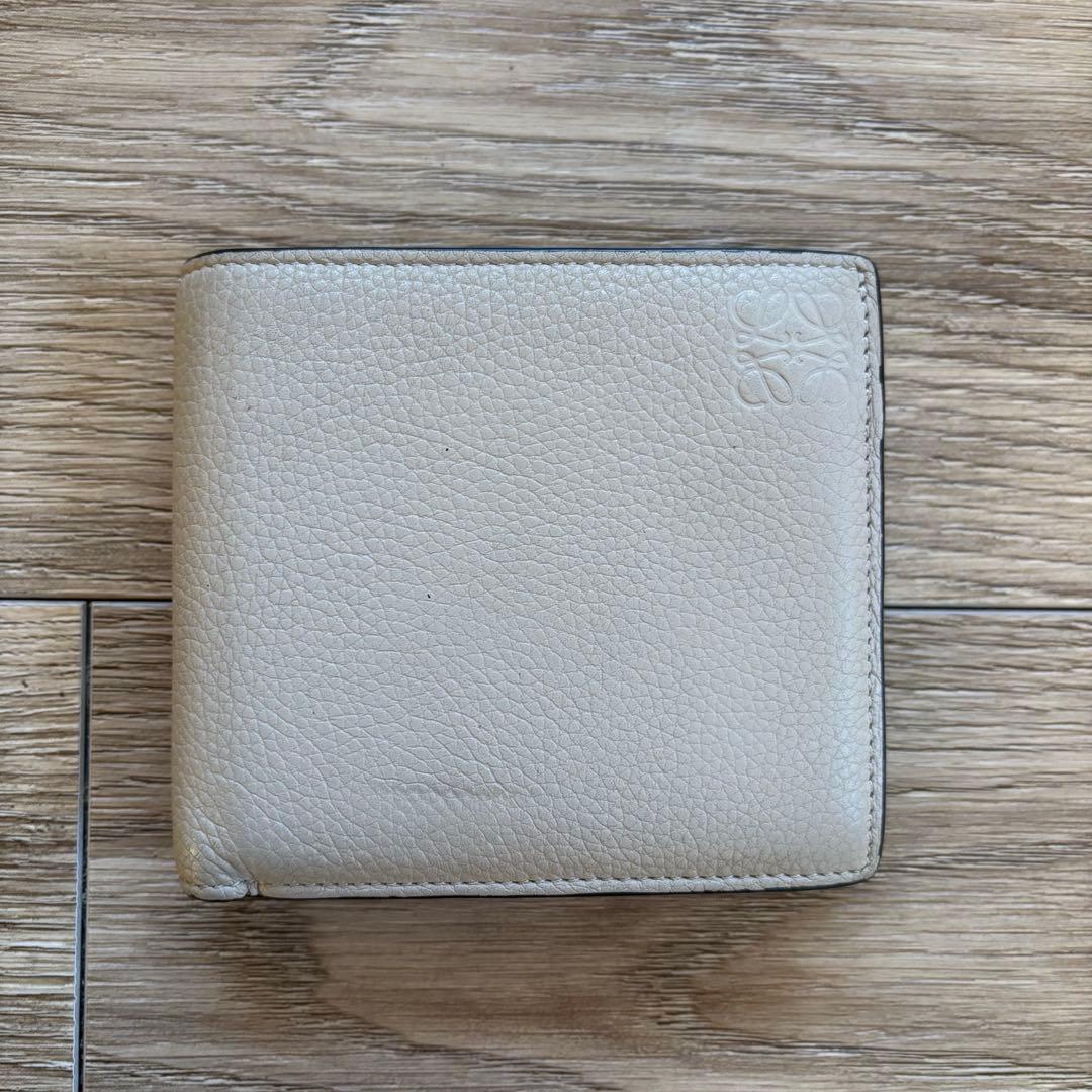 LOEWE ベージュ 二つ折り財布