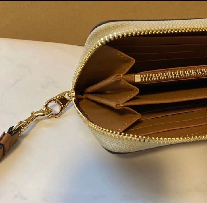 新品未使用コーチ長財布シグネチャーブラウンストラップ付きレディースメンズ送料無料