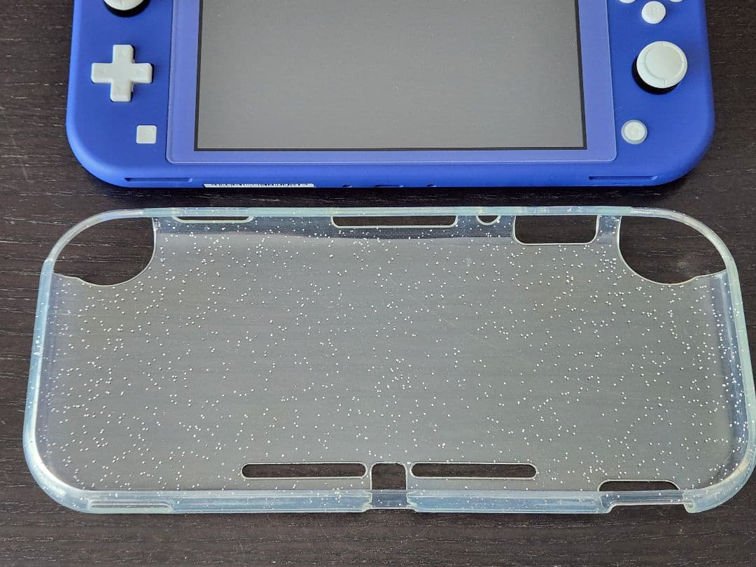 【美品】ニンテンドースイッチライト本体（m-SDカード32GB、充電器付き）