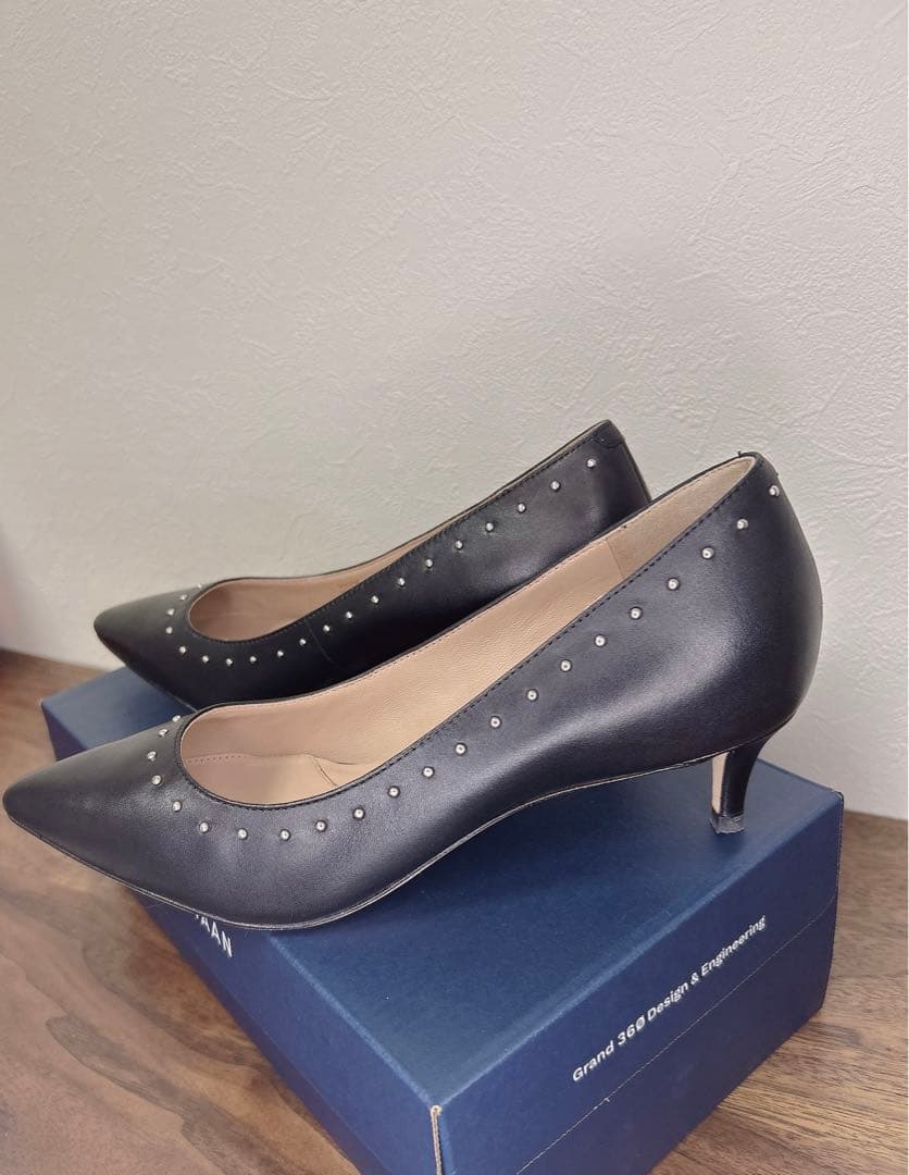美品COLE HAAN 黒 スタッズ ポインテッドトゥ パンプス ヒール約5cm