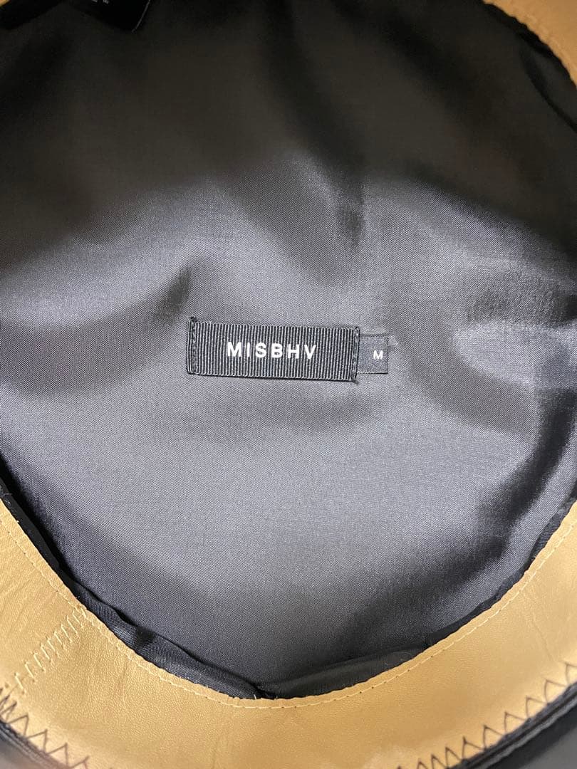 MISBHV黒いウールベレー帽 金属ロゴ付き