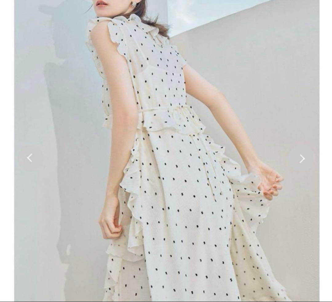 Lily Brown リリーブラウン　ラッフルフリルフレアワンピース　ドット