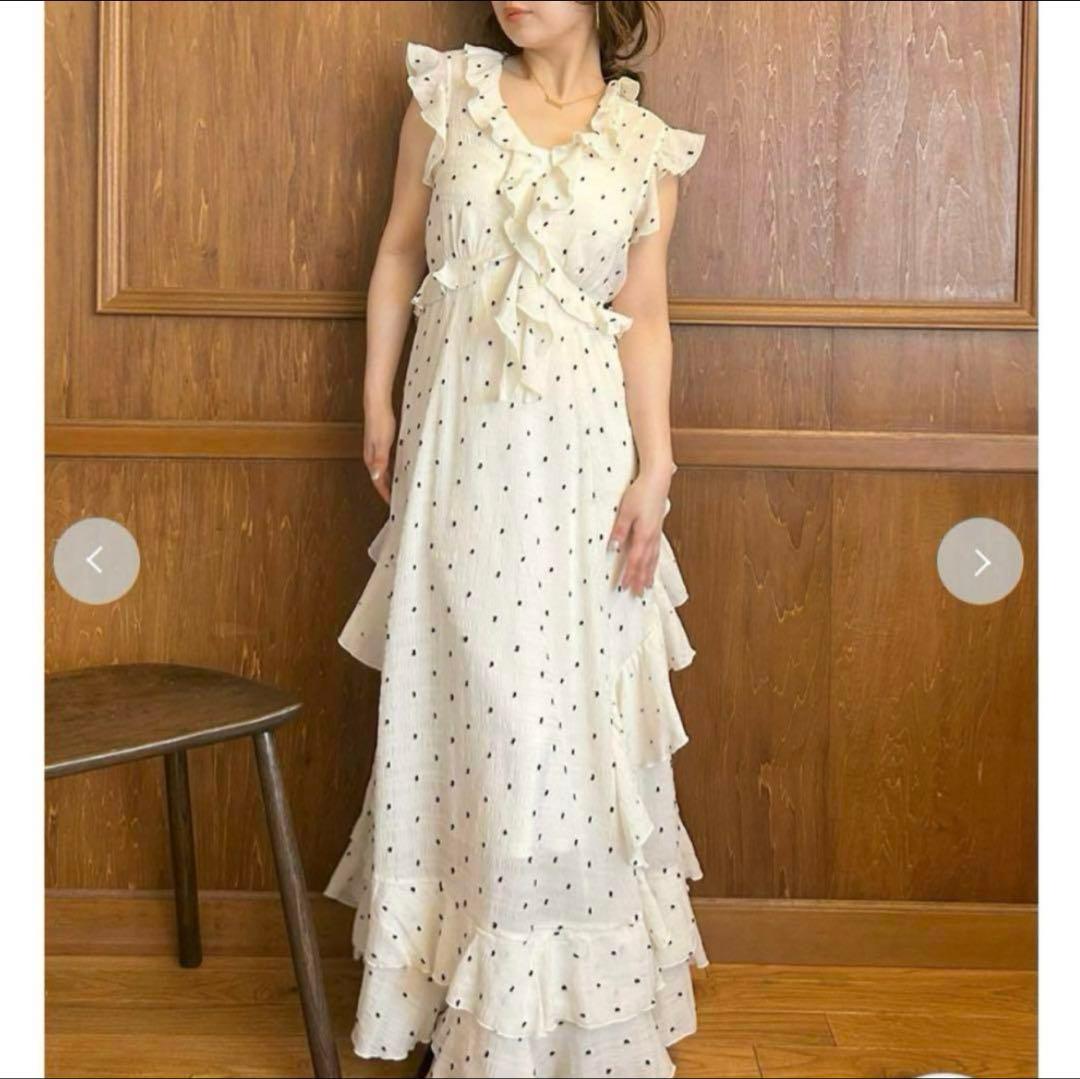 Lily Brown リリーブラウン　ラッフルフリルフレアワンピース　ドット