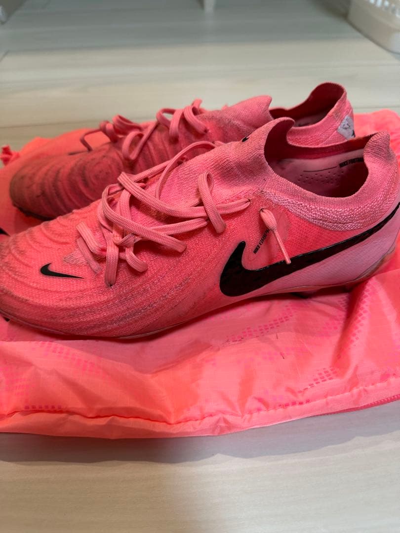 Nike ピンク サッカーシューズ FG値段交渉あり