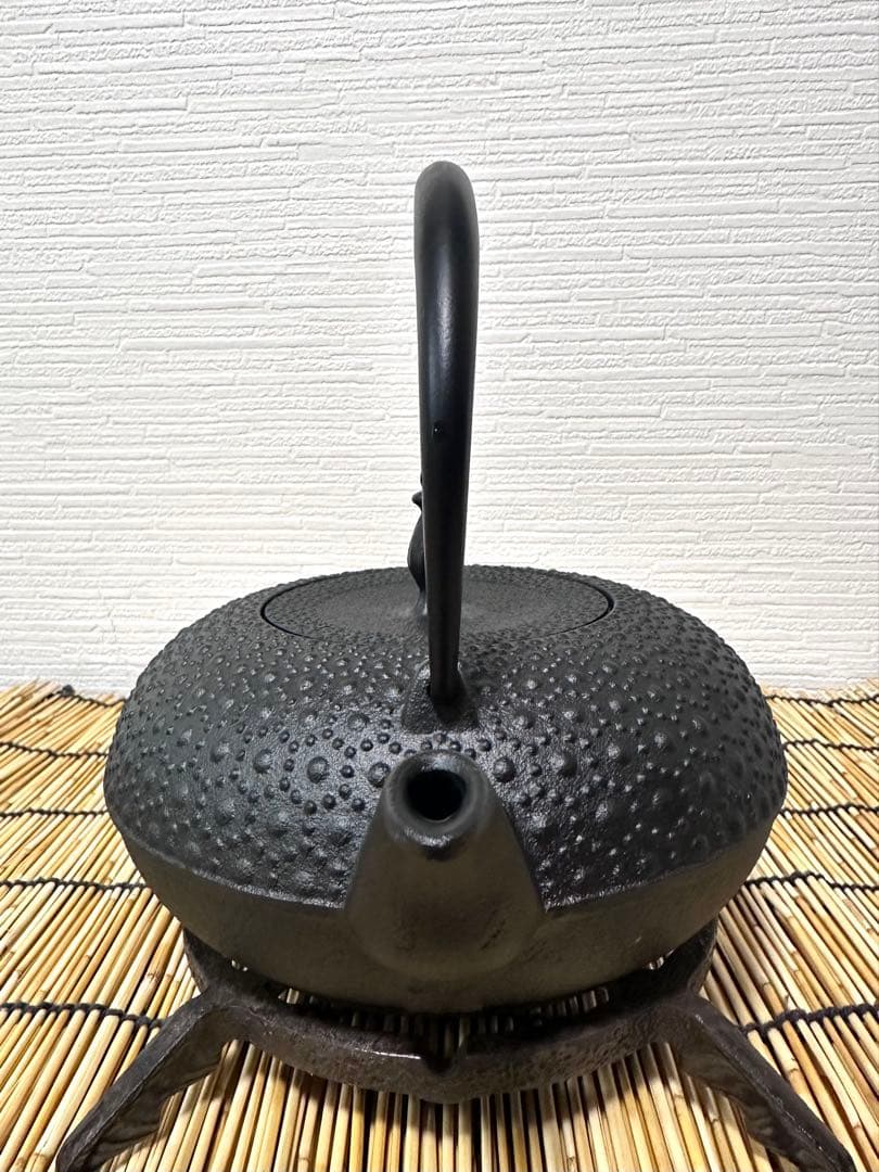 未使用品、栞付　南部盛榮堂ＯＩＧＥＮ造丸平丸亀甲メーカー保証ＩＨ対応品　南部鉄瓶