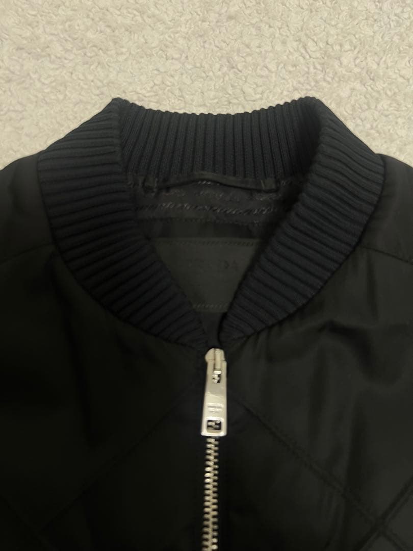 発送18日になります！【大幅値下げ！正規品PRADA 】メンズ　ベスト