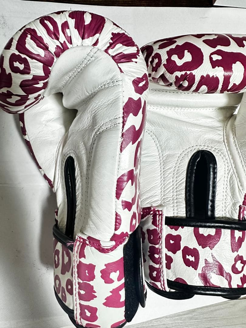 WINDY ボクシンググローブ ヒョウ柄 紫紅色
