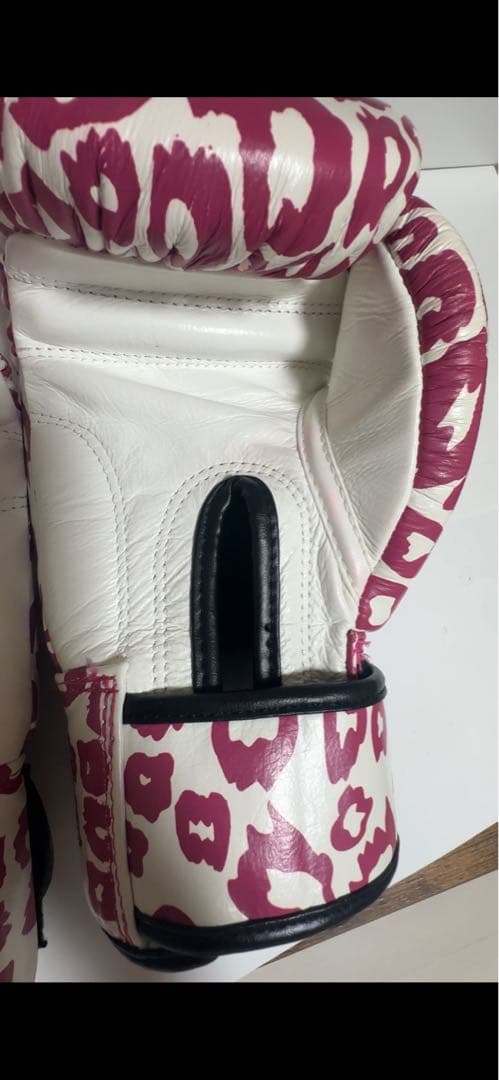 WINDY ボクシンググローブ ヒョウ柄 紫紅色