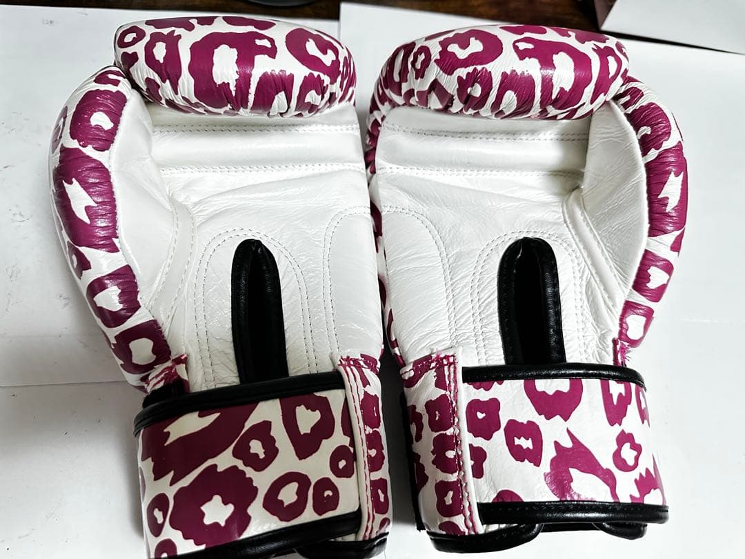 WINDY ボクシンググローブ ヒョウ柄 紫紅色