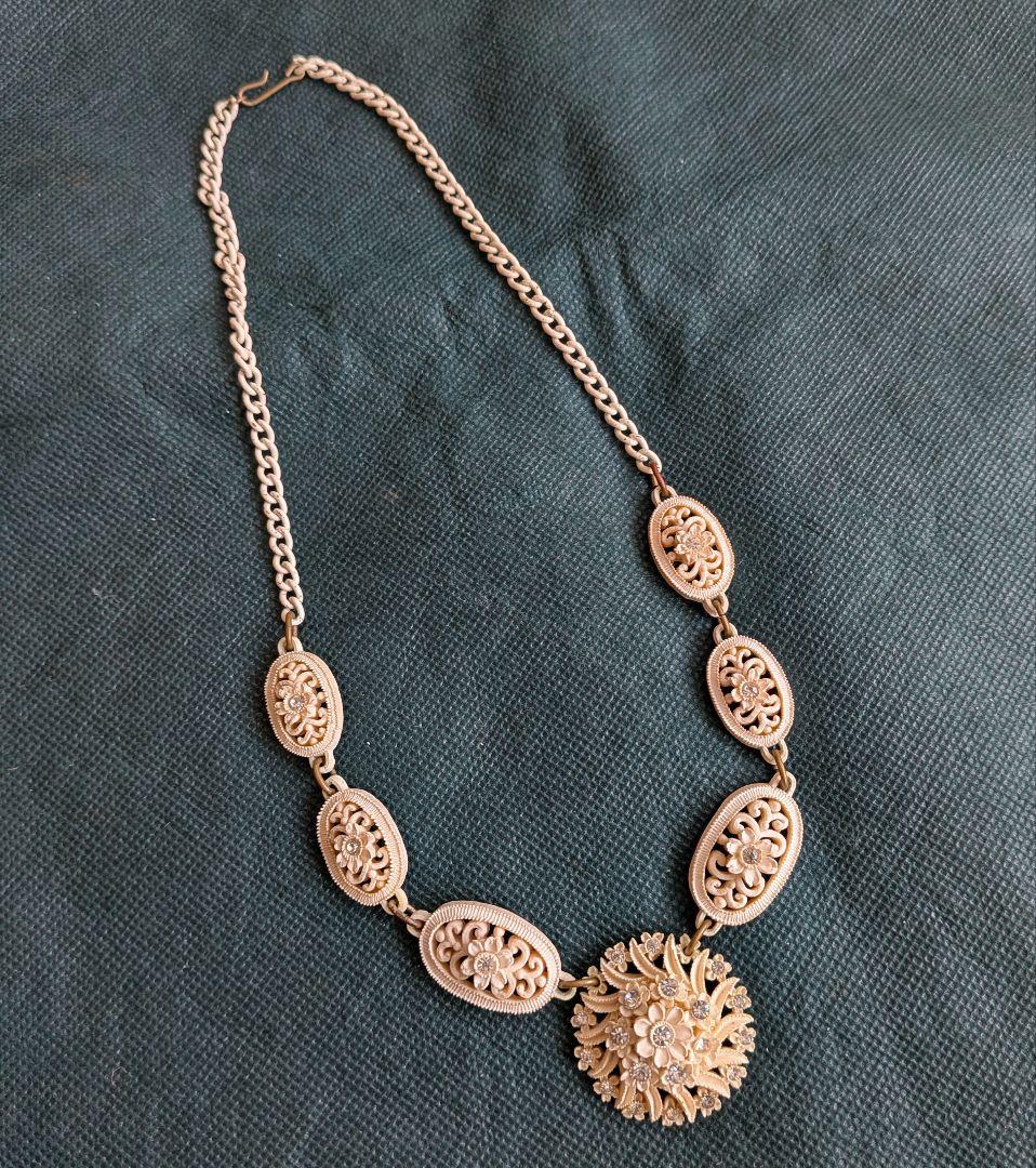 セルロイド ネックレス アイボリーカラーラインストーン透かし ミッドセンチュリー