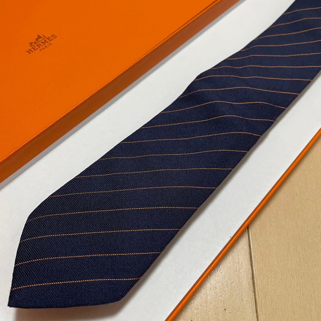 【希少 KISS柄 美品】HERMES エルメス ネクタイ 紺 ネイビー系 通勤