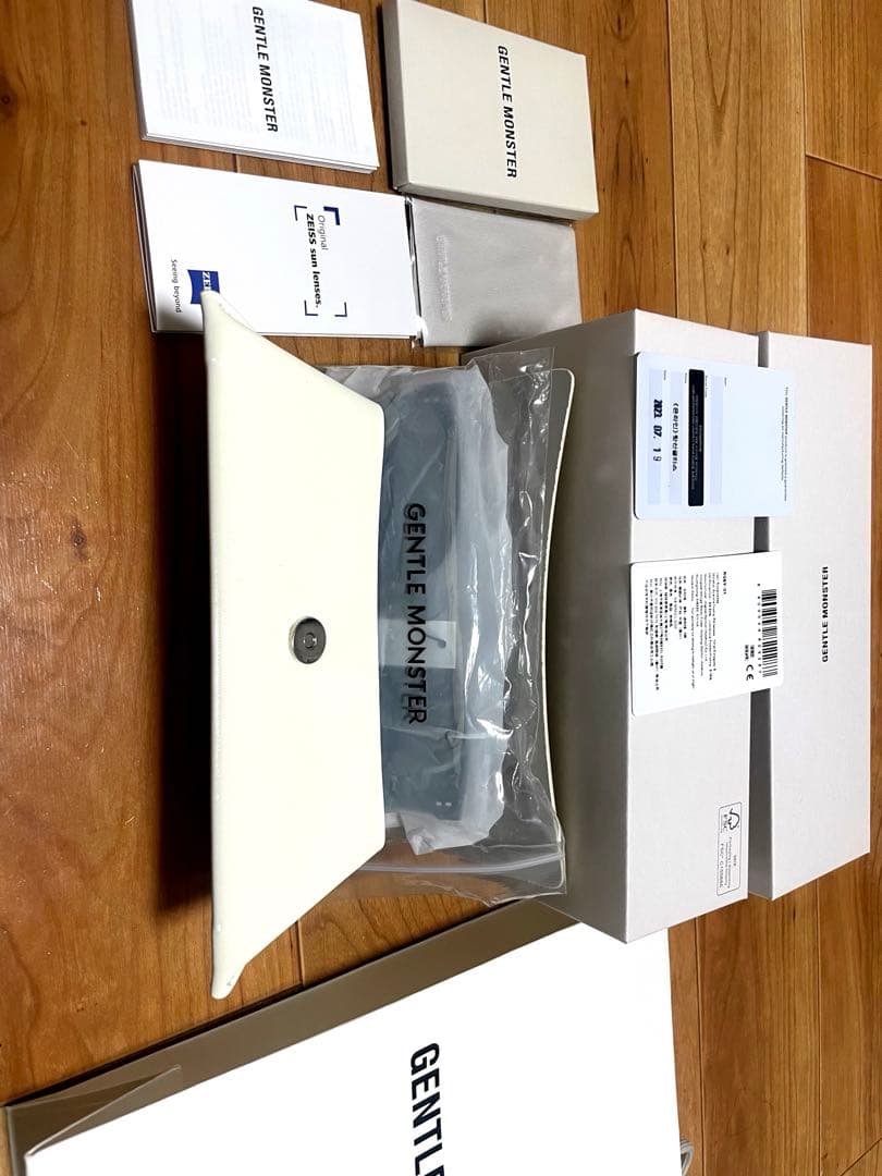 GENTLE MONSTER ROSY01 サングラス　ブラック　ナンバー有り