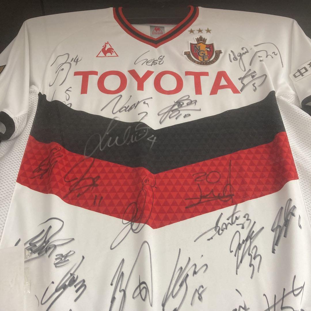 名古屋グランパスエイト■2010優勝メンバー全選手■直筆サイン入り■ユニフォーム