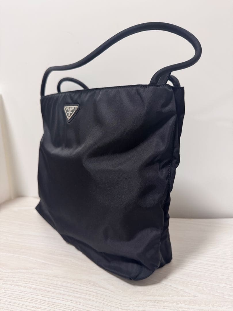 Prada ブラック ナイロン ショルダーバッグ