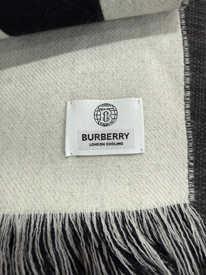 BURBERRY ロゴ マフラー
