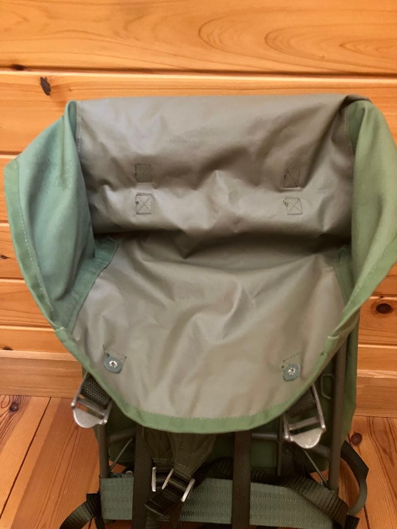 実物　スウェーデン軍　バックパック　フレーム付き