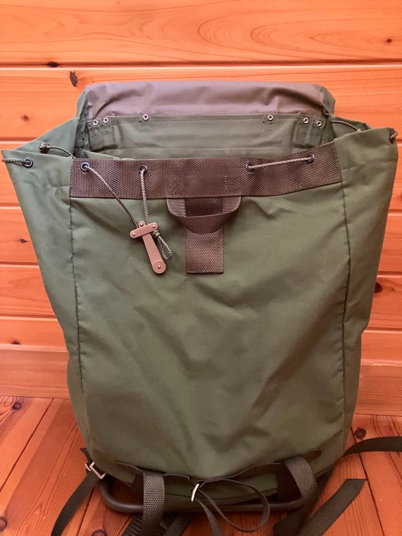 実物　スウェーデン軍　バックパック　フレーム付き
