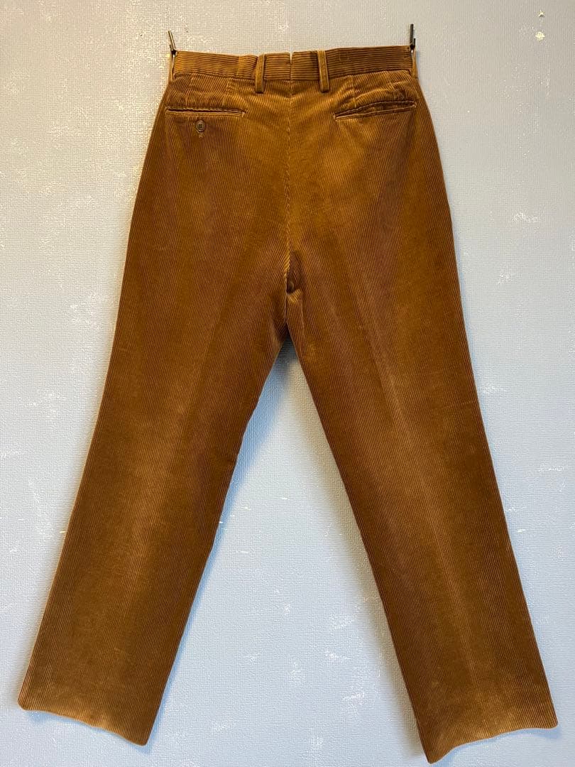 comoli コーデュロイ　ワンタック　スラックス　3