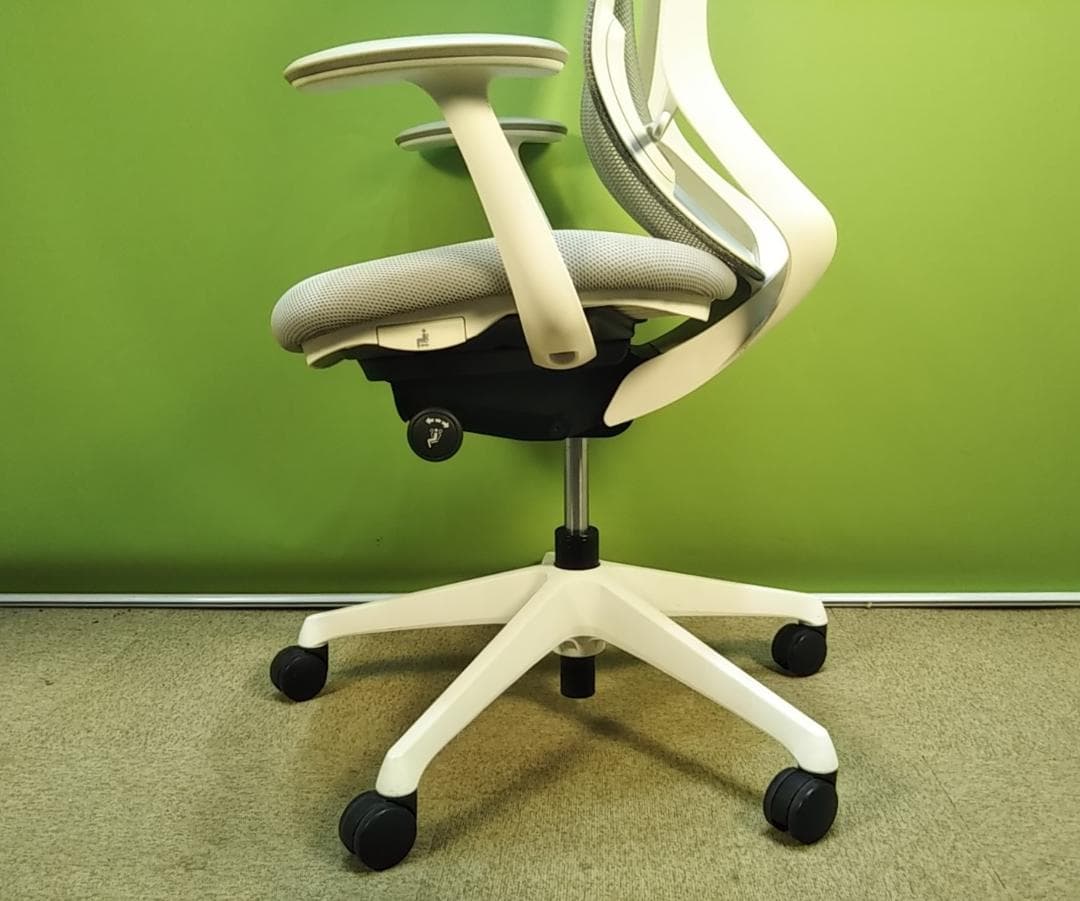 bm　オカムラ　シルフィーチェア　前傾機能　ハイバック　メッシュタイプ　中古