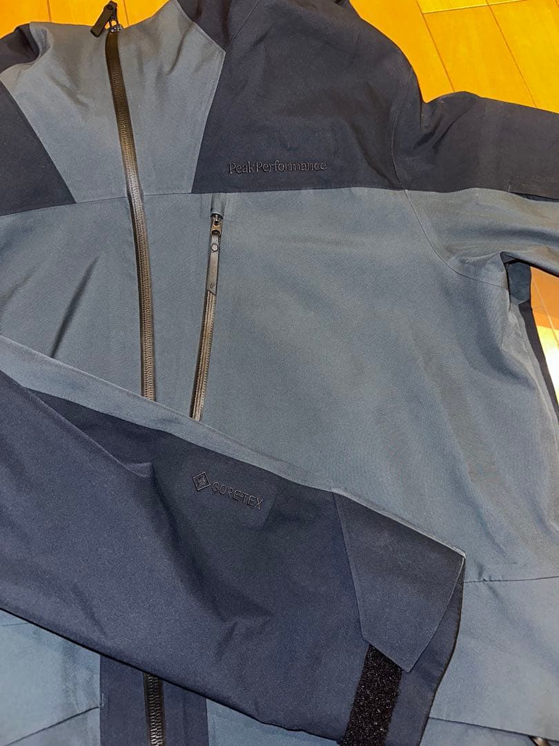 ピークパフォーマンススキーウェア