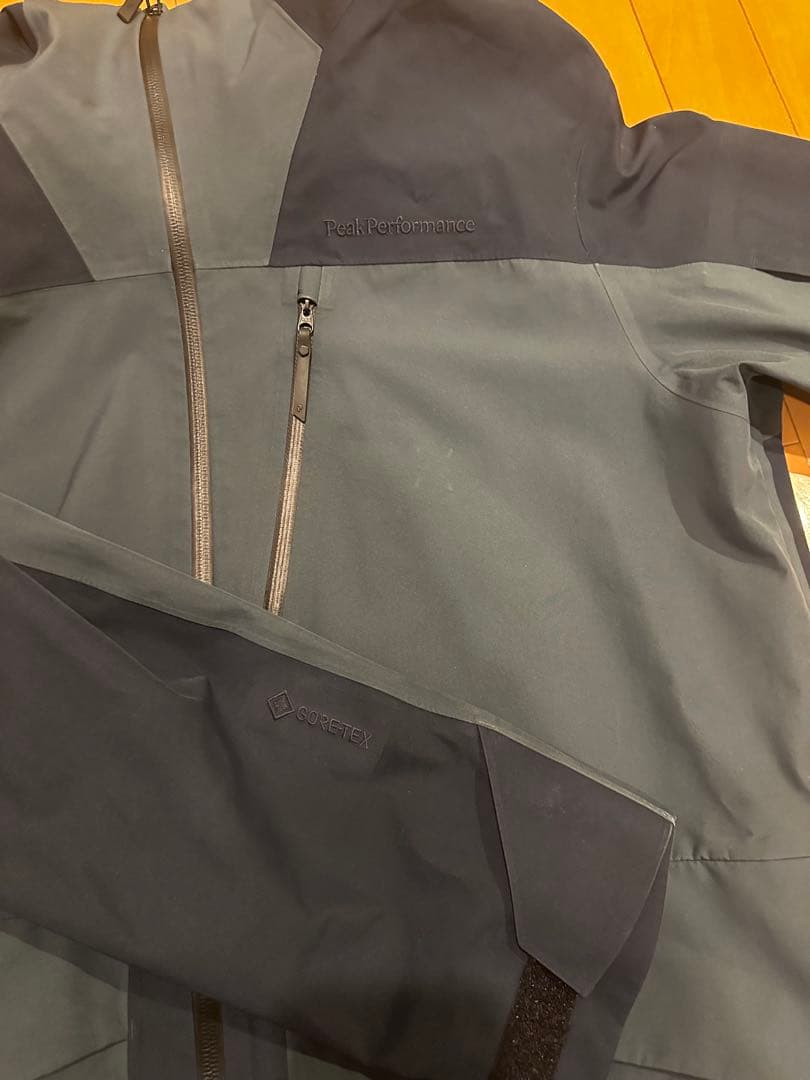 ピークパフォーマンススキーウェア