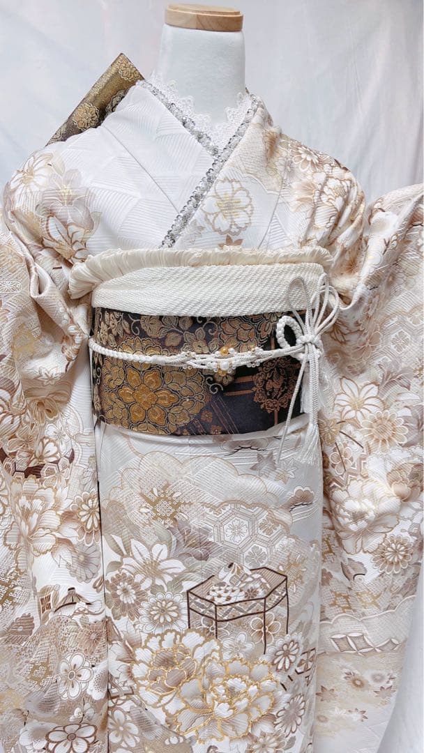 みどり 振袖 クリーム色と金色の花柄 成人式 振袖7点セット