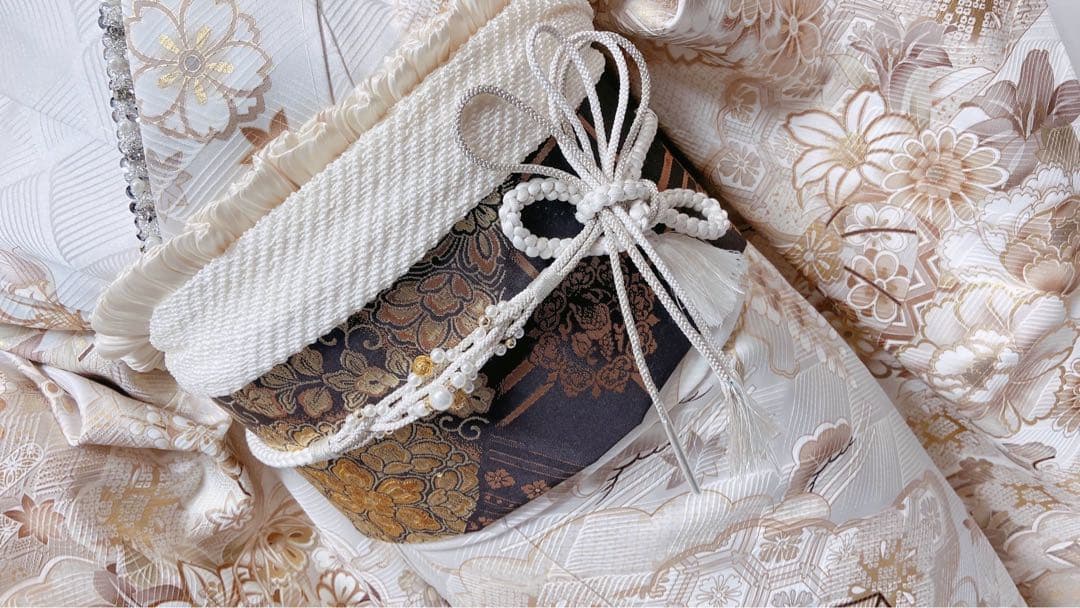 みどり 振袖 クリーム色と金色の花柄 成人式 振袖7点セット