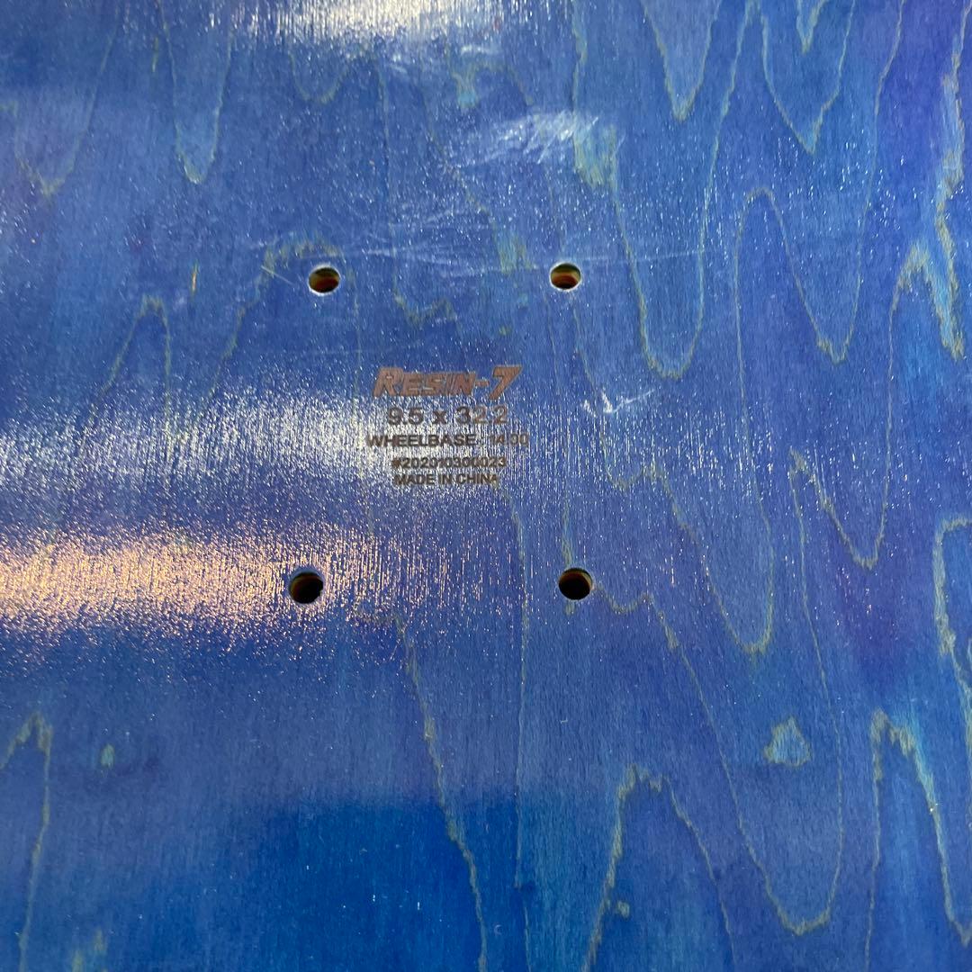 New Dealニューディールマイク・ヴァレリースケボーデッキ9.5インチ