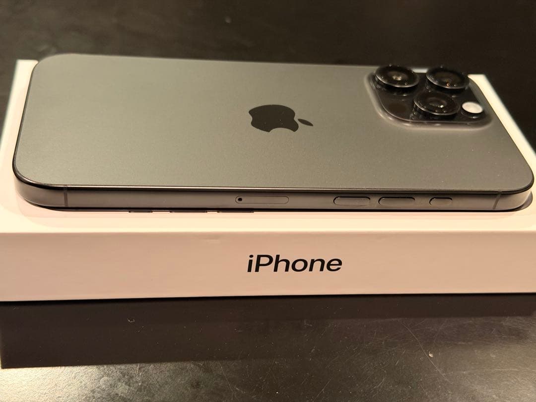 【傷無・バッテリー100%・付属品有】iPhone16ProMax 256GB