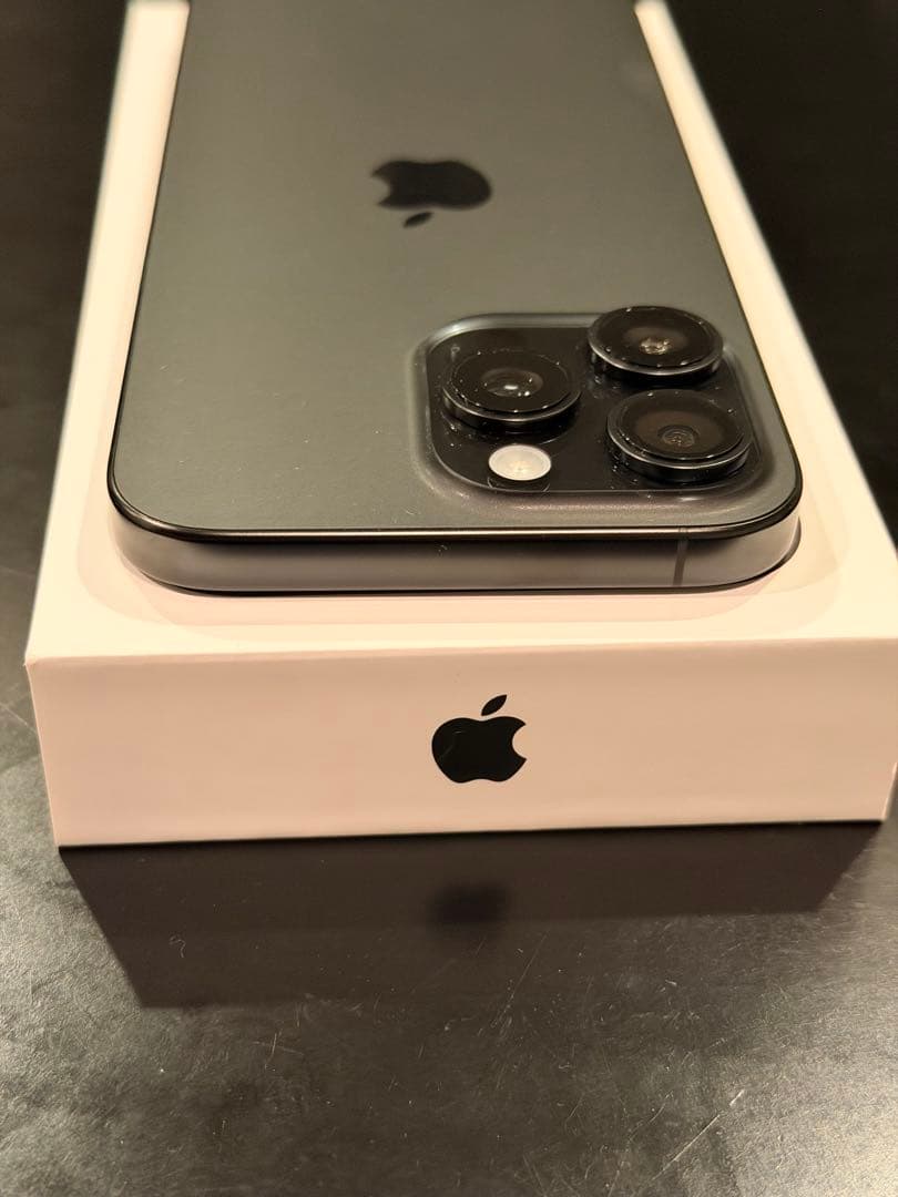 【傷無・バッテリー100%・付属品有】iPhone16ProMax 256GB