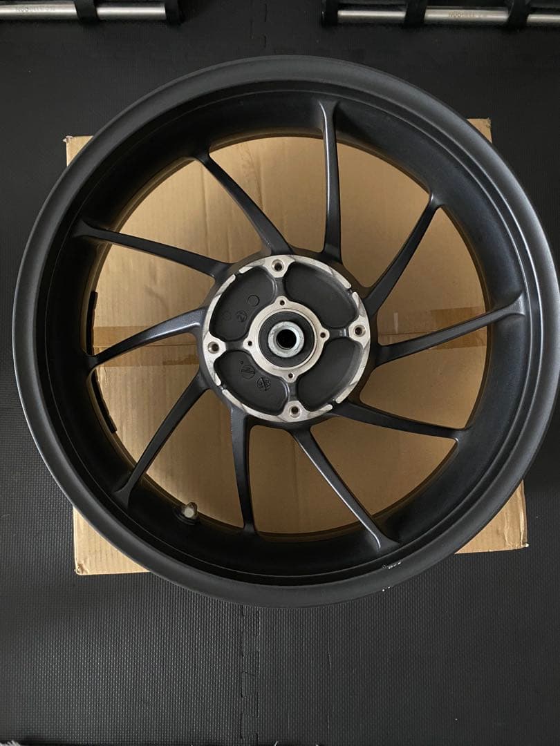 cb400sf revo nc42後期　2021年式 リアホイール美品