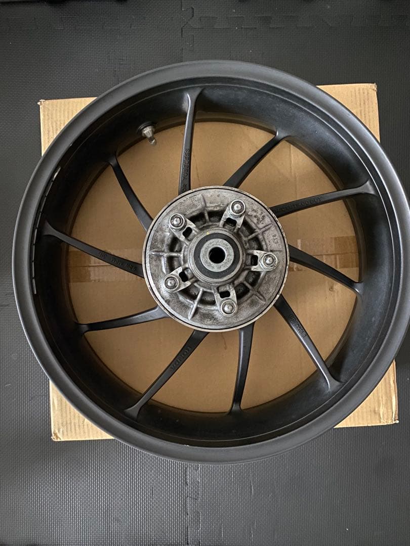 cb400sf revo nc42後期　2021年式 リアホイール美品