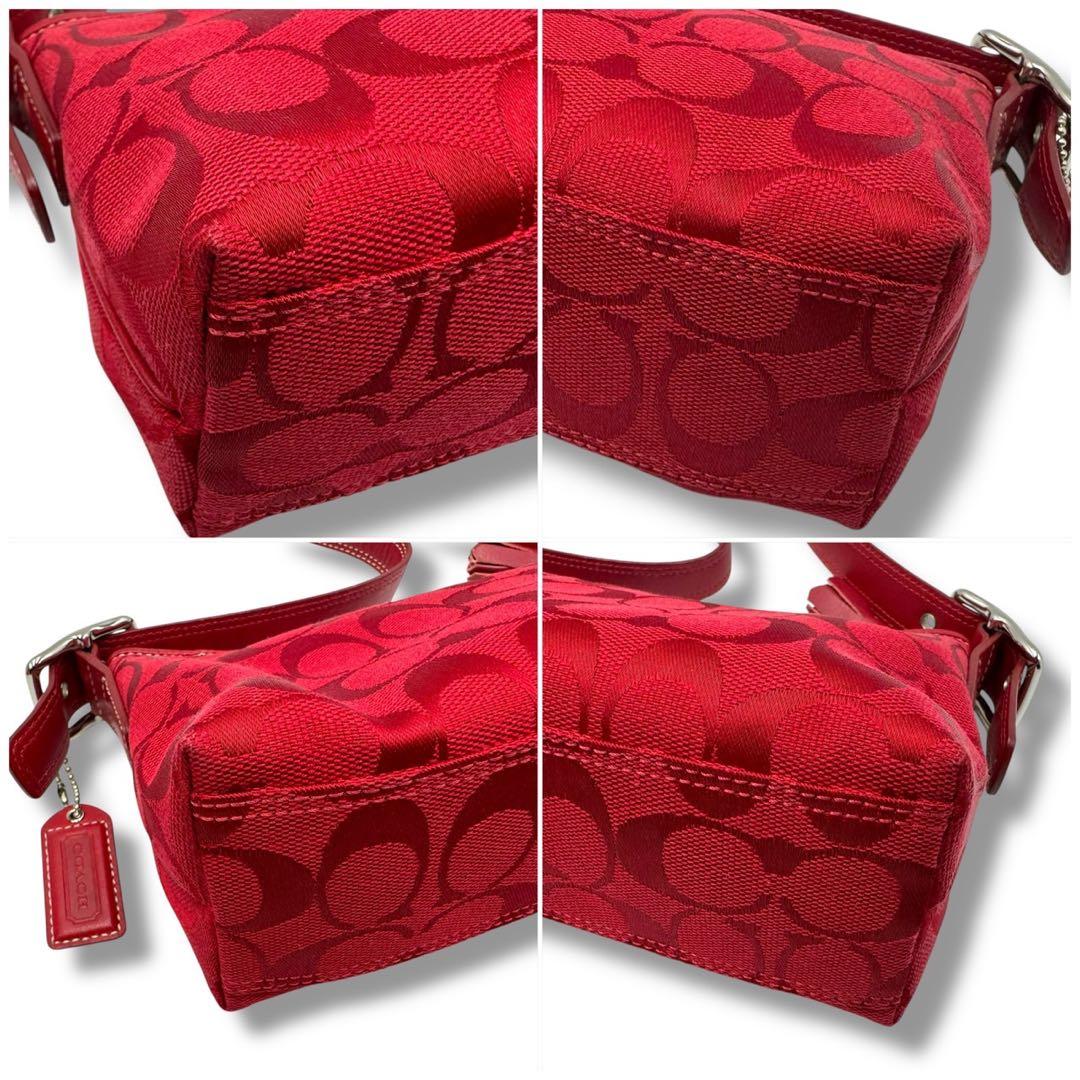 COACH アクセサリーポーチ ワンショルダー シグネチャー　レッド