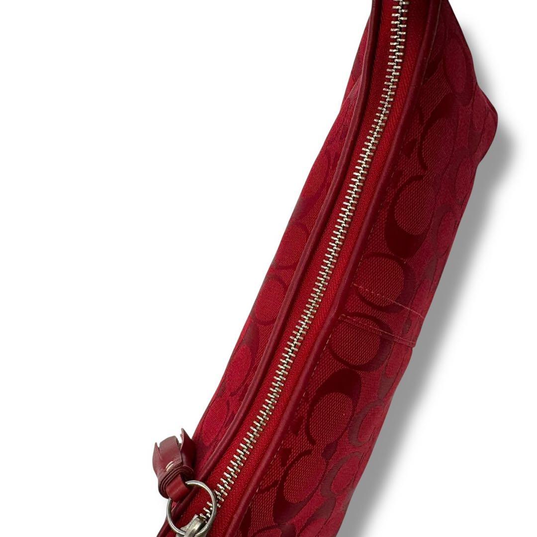 COACH アクセサリーポーチ ワンショルダー シグネチャー　レッド