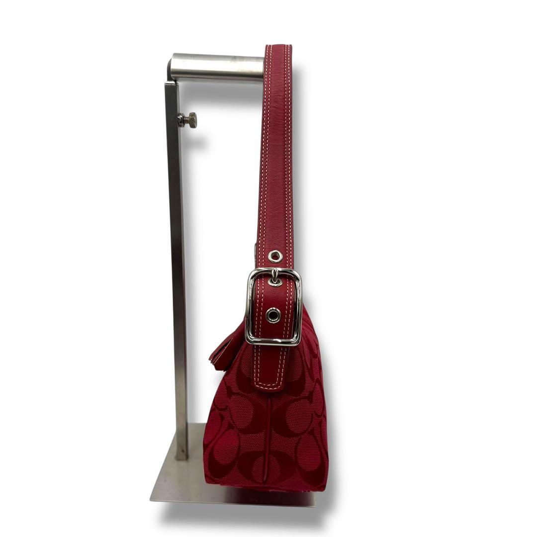 COACH アクセサリーポーチ ワンショルダー シグネチャー　レッド