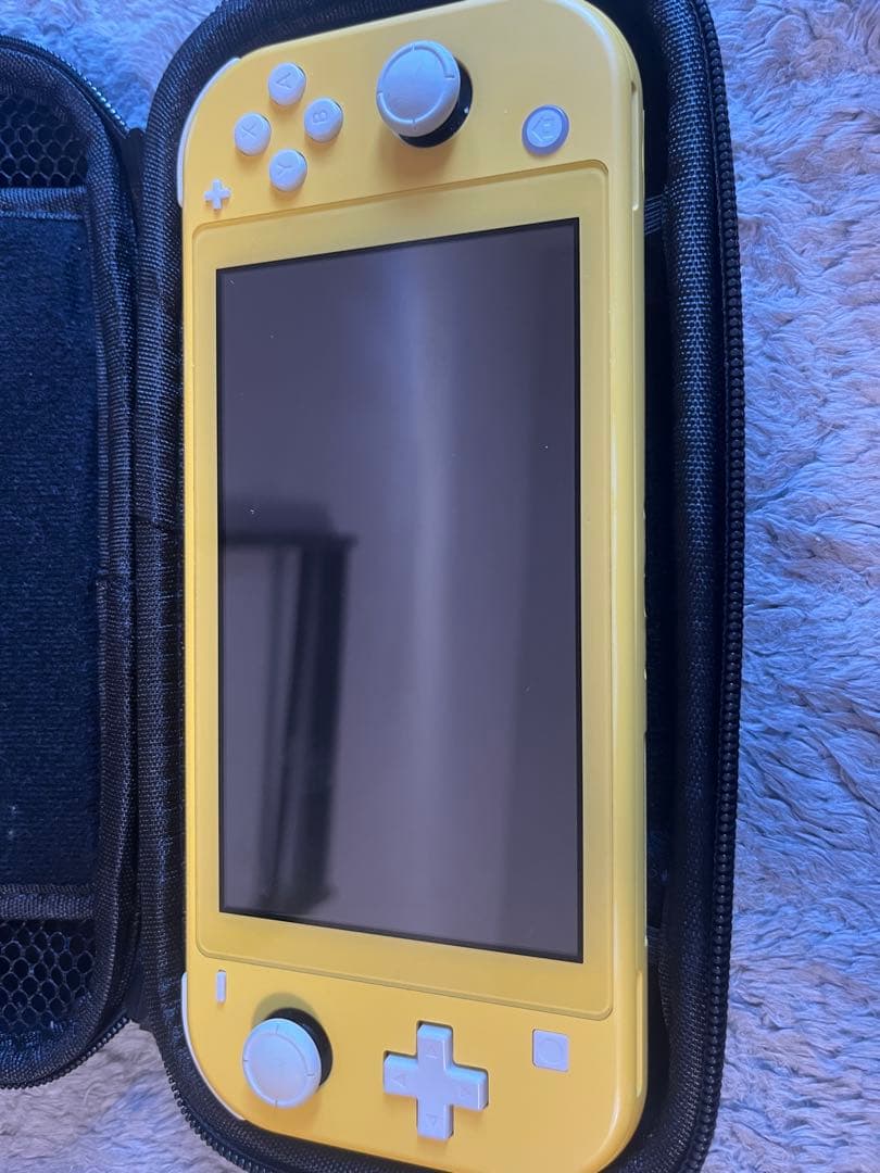 Nintendo Switch Lite イエロー 本体とハードケース